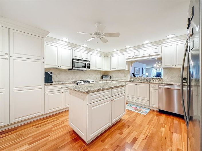 Image No.19-2 Bed Property for sale