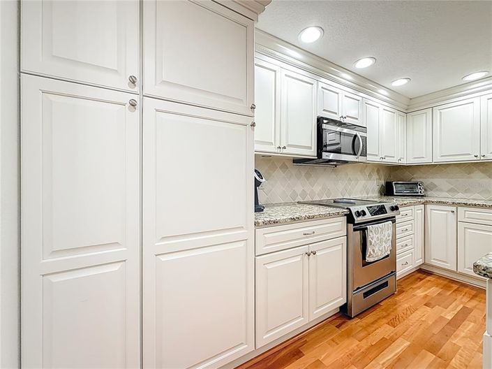 Image No.20-2 Bed Property for sale