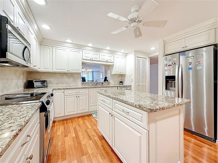 Image No.21-2 Bed Property for sale