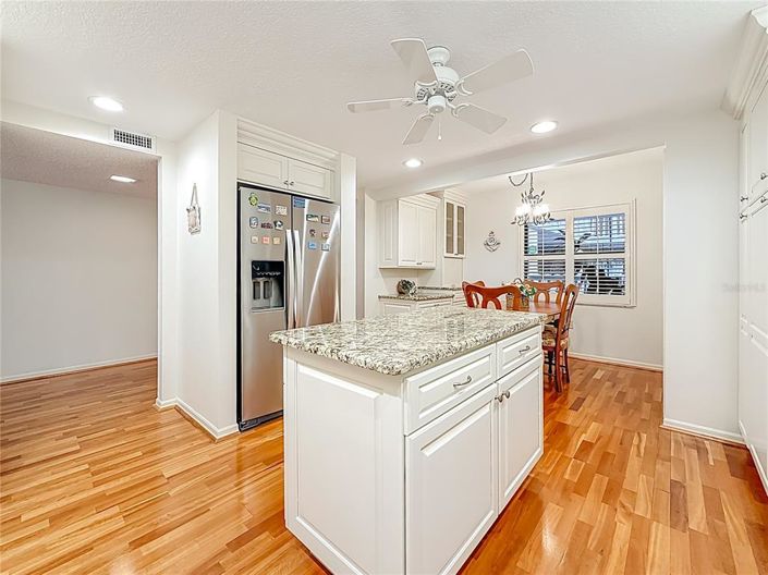 Image No.25-2 Bed Property for sale