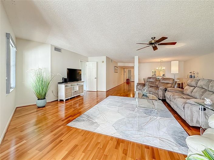 Image No.32-2 Bed Property for sale