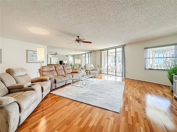 Image No.33-2 Bed Property for sale