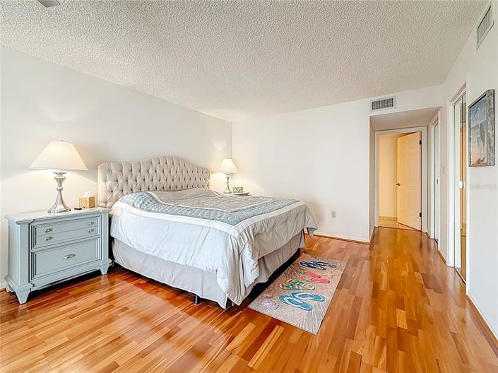 Image No.40-2 Bed Property for sale