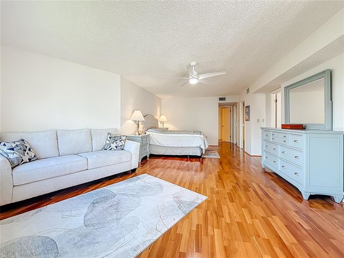 Image No.42-2 Bed Property for sale