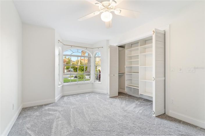 Image No.31-6 Bed Property for sale