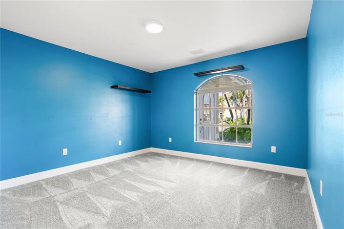 Image No.44-6 Bed Property for sale