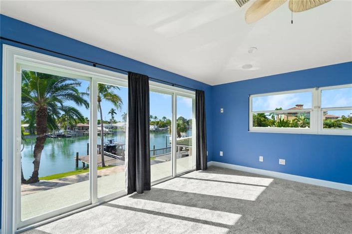 Image No.50-6 Bed Property for sale