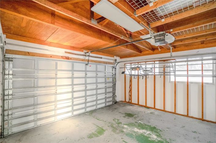 Image No.60-6 Bed Property for sale