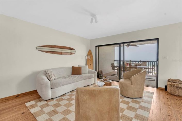 Image No.4-2 Bed Property for sale