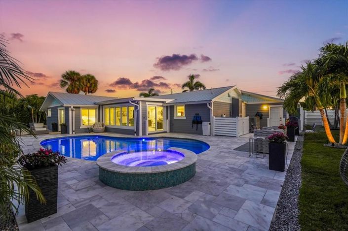 Image No.10-3 Bed Property for sale