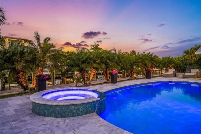 Image No.11-3 Bed Property for sale