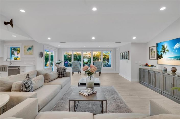 Image No.19-3 Bed Property for sale