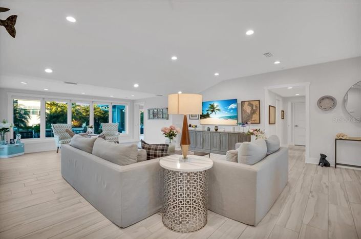 Image No.20-3 Bed Property for sale