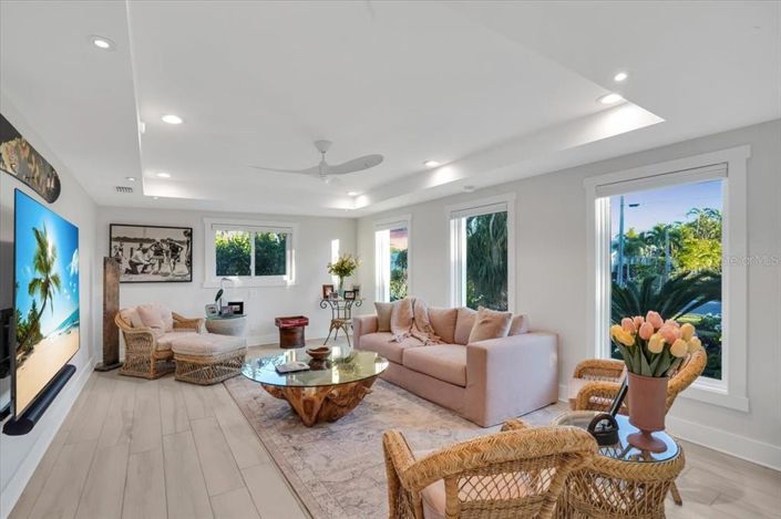 Image No.22-3 Bed Property for sale