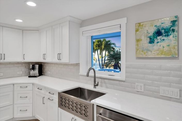 Image No.32-3 Bed Property for sale