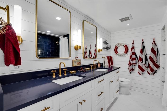 Image No.50-3 Bed Property for sale