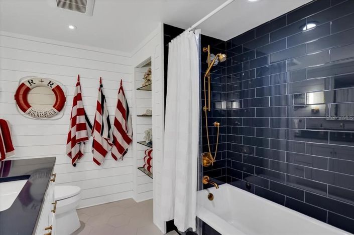 Image No.52-3 Bed Property for sale