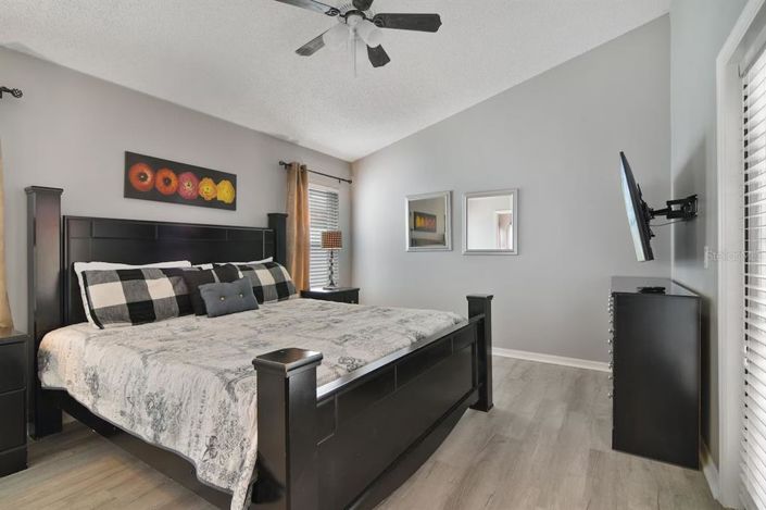 Image No.30-4 Bed Property for sale