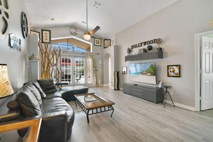 Image No.9-4 Bed Property for sale