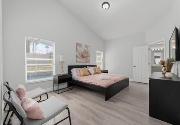 Image No.12-5 Bed Property for sale