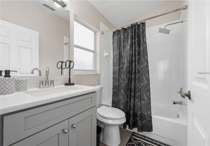 Image No.19-5 Bed Property for sale