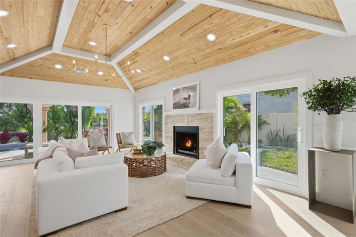 Image No.10-4 Bed Property for sale