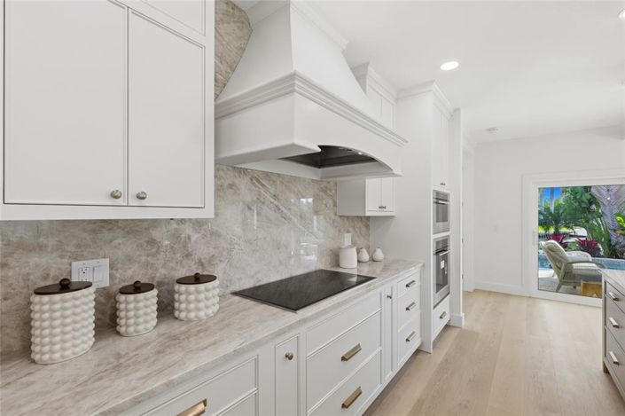 Image No.16-4 Bed Property for sale