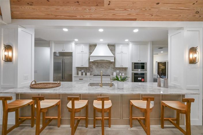 Image No.17-4 Bed Property for sale