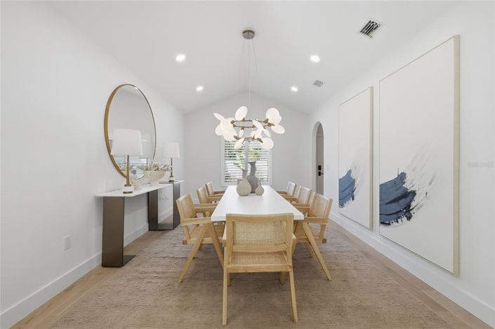 Image No.19-4 Bed Property for sale