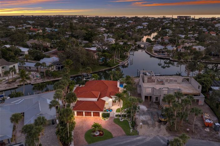 Image No.2-4 Bed Property for sale