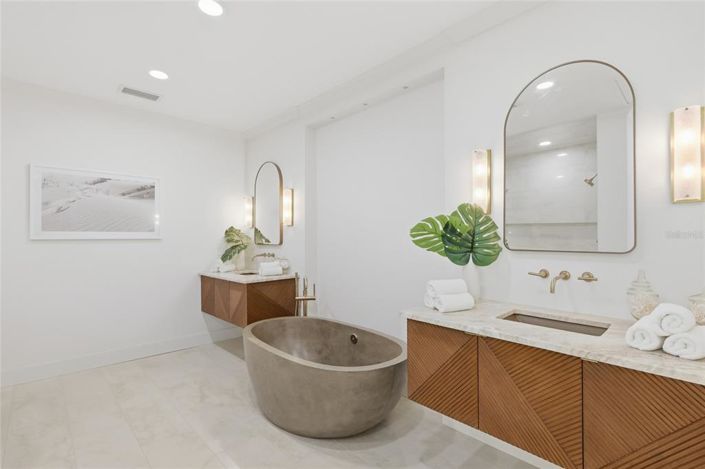 Image No.39-4 Bed Property for sale