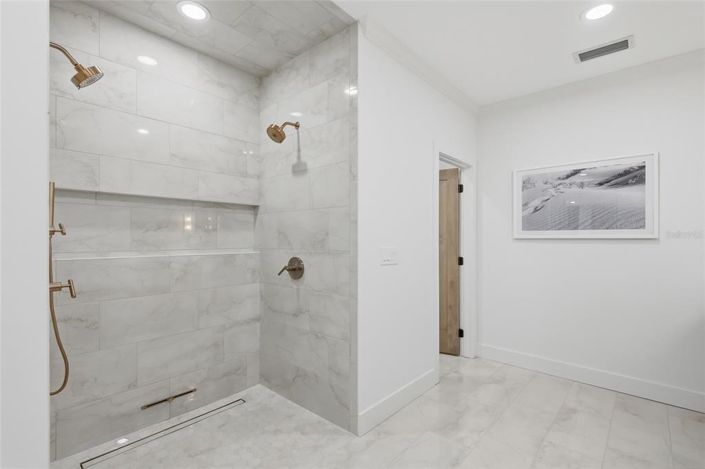 Image No.40-4 Bed Property for sale