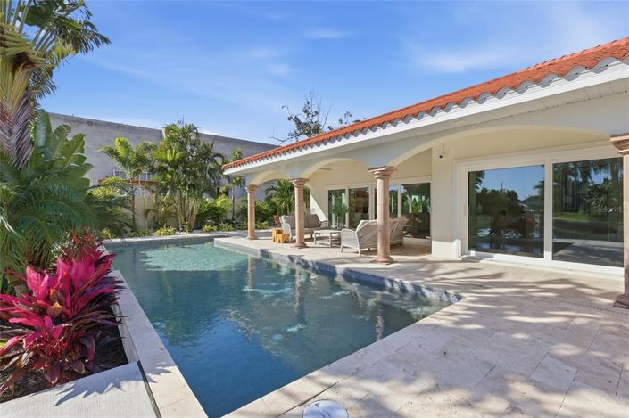 Image No.49-4 Bed Property for sale