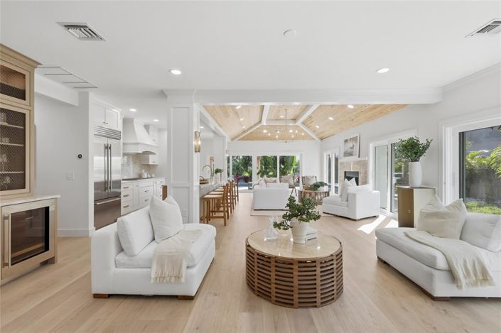 Image No.9-4 Bed Property for sale