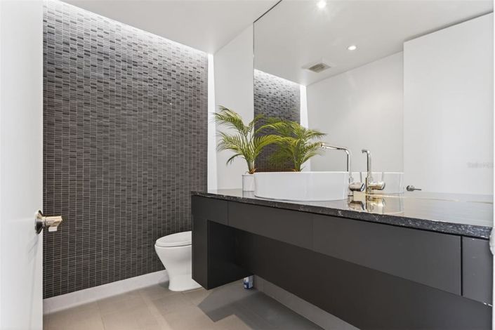 Image No.26-3 Bed Property for sale