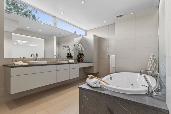 Image No.31-3 Bed Property for sale