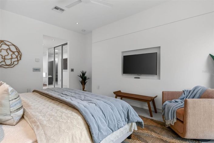 Image No.37-3 Bed Property for sale