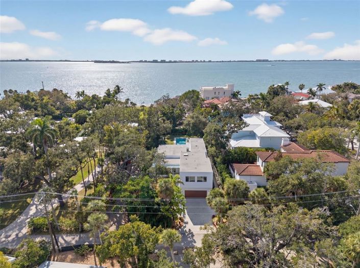 Image No.4-3 Bed Property for sale