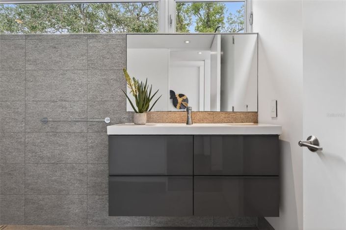 Image No.49-3 Bed Property for sale