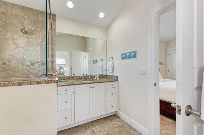 Image No.40-5 Bed Property for sale