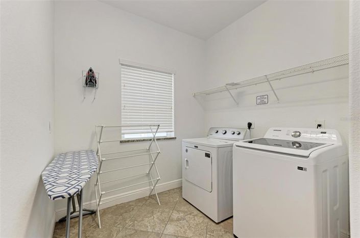 Image No.50-5 Bed Property for sale