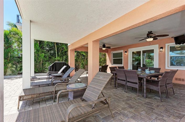 Image No.56-5 Bed Property for sale