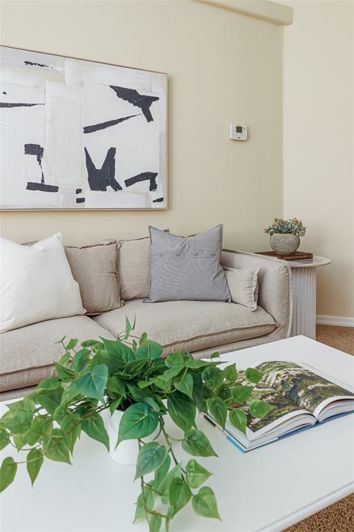 Image No.30-4 Bed Property for sale