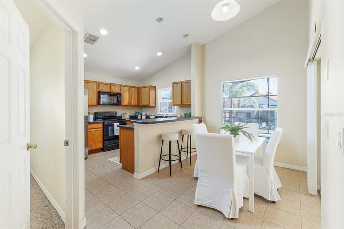 Image No.8-4 Bed Property for sale