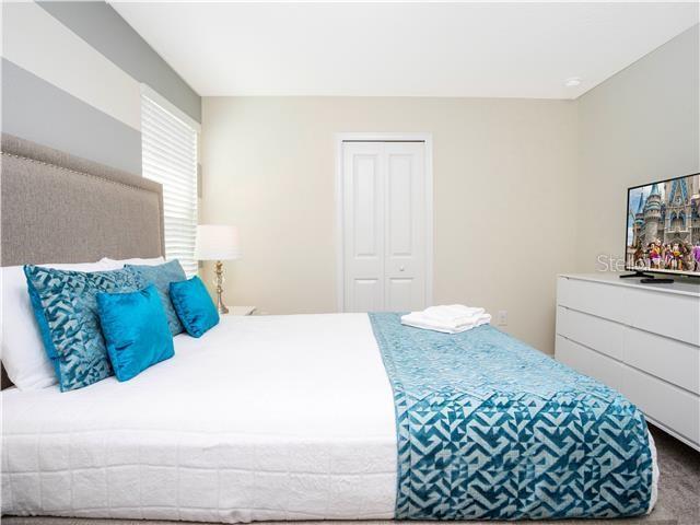 Image No.42-6 Bed Property for sale