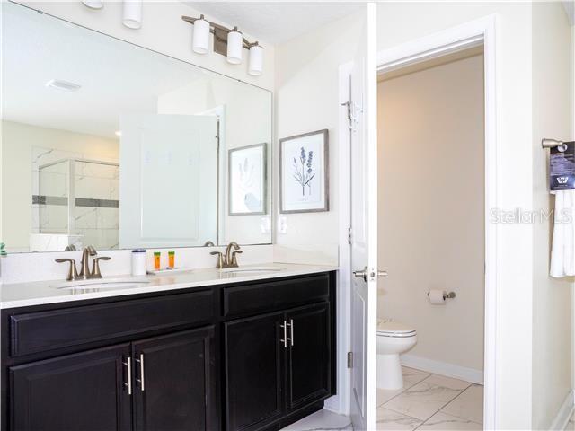 Image No.56-6 Bed Property for sale