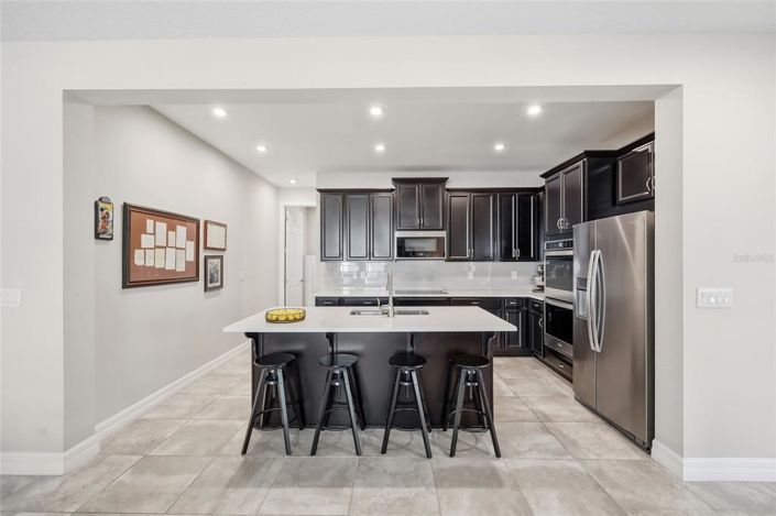 Image No.2-4 Bed Property for sale