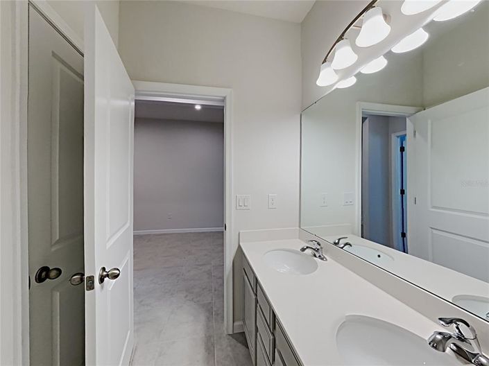 Image No.10-3 Bed Property for sale