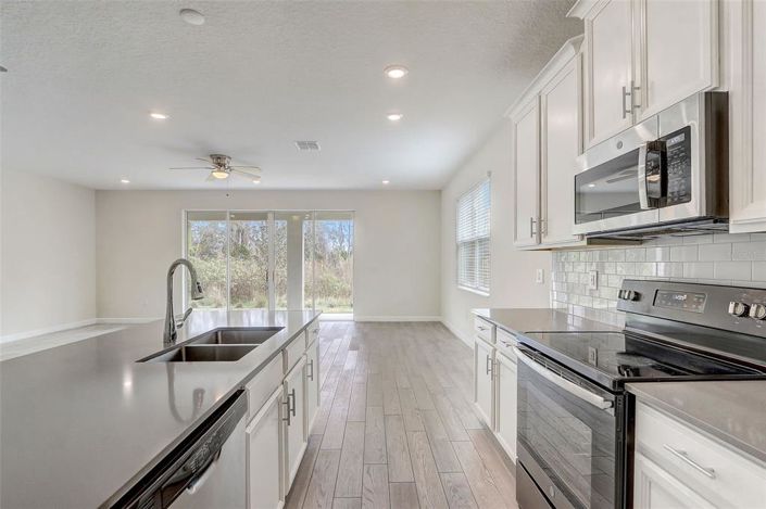 Image No.11-5 Bed Property for sale