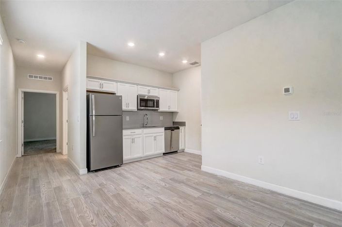 Image No.17-5 Bed Property for sale